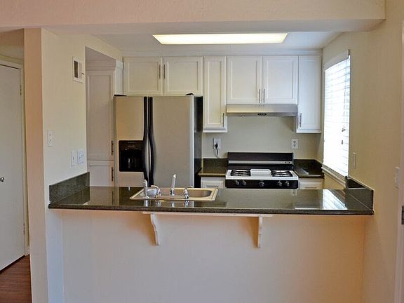 5th image of 113 Caspar Pl