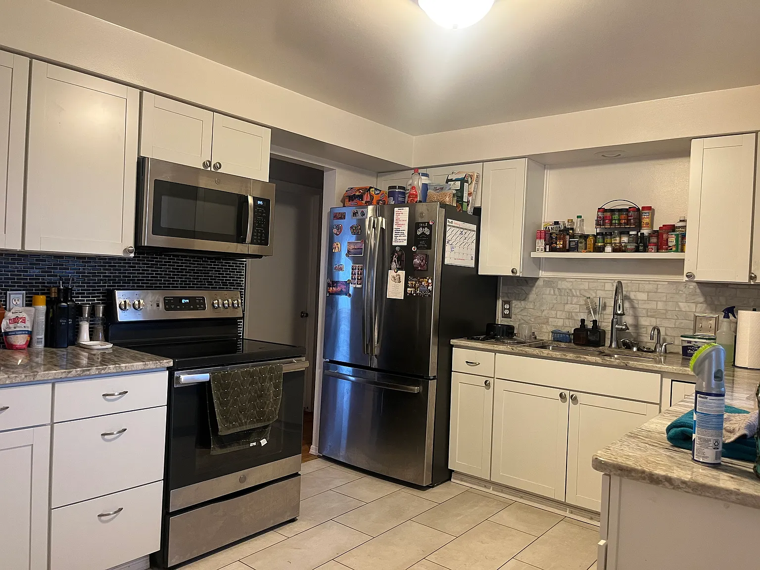 3 bed, 1.5 bath, 2087 sqft, $2,900 — Photo 3