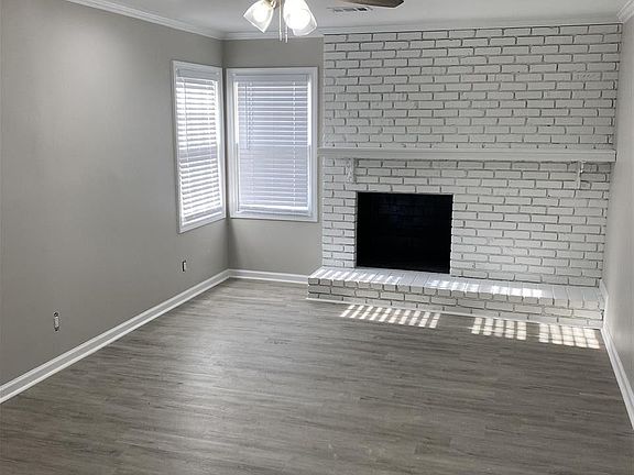 3rd image of 1657 Dorset Dr