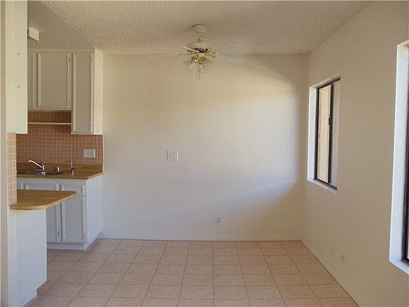 4th image of 3761 Boundary St Unit 15