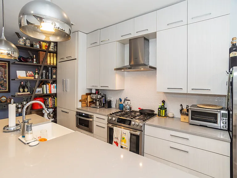 824 W Armitage Ave #2B — Photo 11