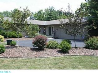 4994 Henderson Heights Rd, Columbus, OH 43220