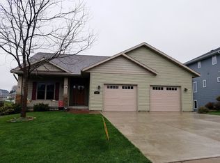 112 W Gonstead Rd, Mount Horeb, WI 53572