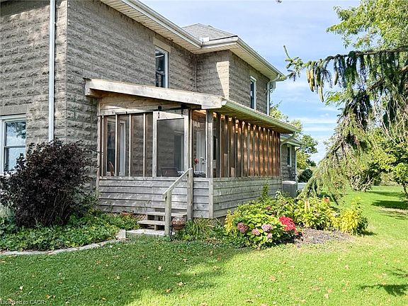 5th image of 1699 Lakeshore Rd