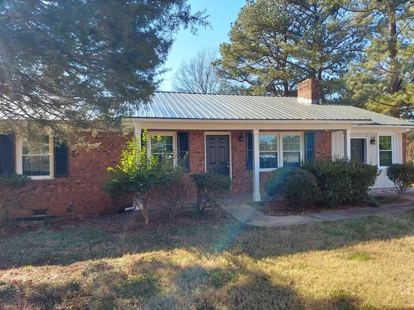 201 Shumaker Dr, Statesville, NC 28625