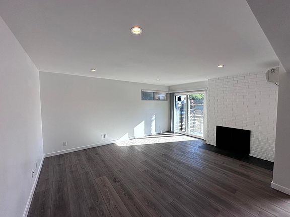 2nd image of 3666 Watseka Ave APT 1