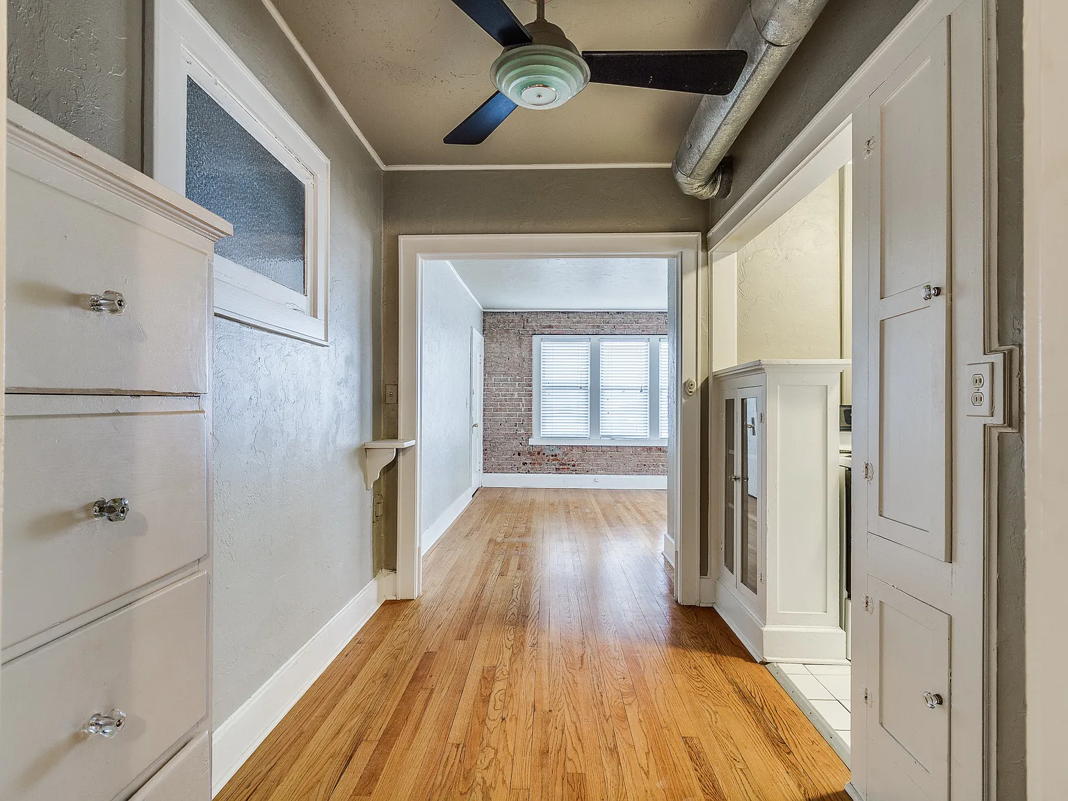 Florence Apartments - 09 — Photo 3