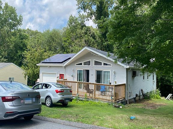 2nd image of 174 Colonial Rd