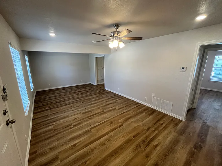 10638 Newcombe Dr — Photo 8