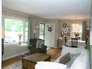 4th image of 2329 Southgate Dr