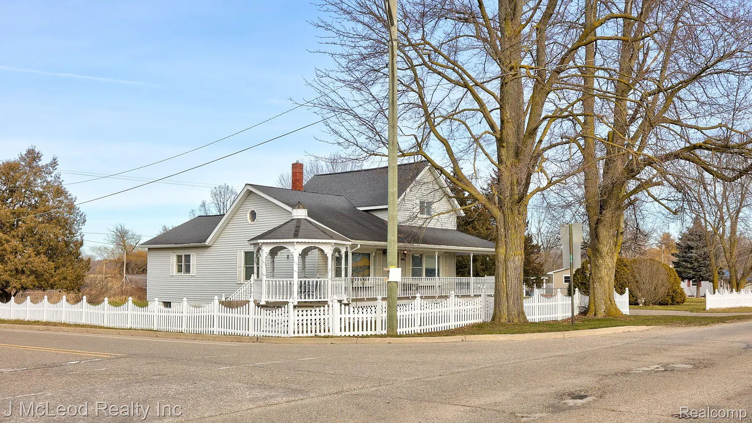 4496 Millington Rd photo 1