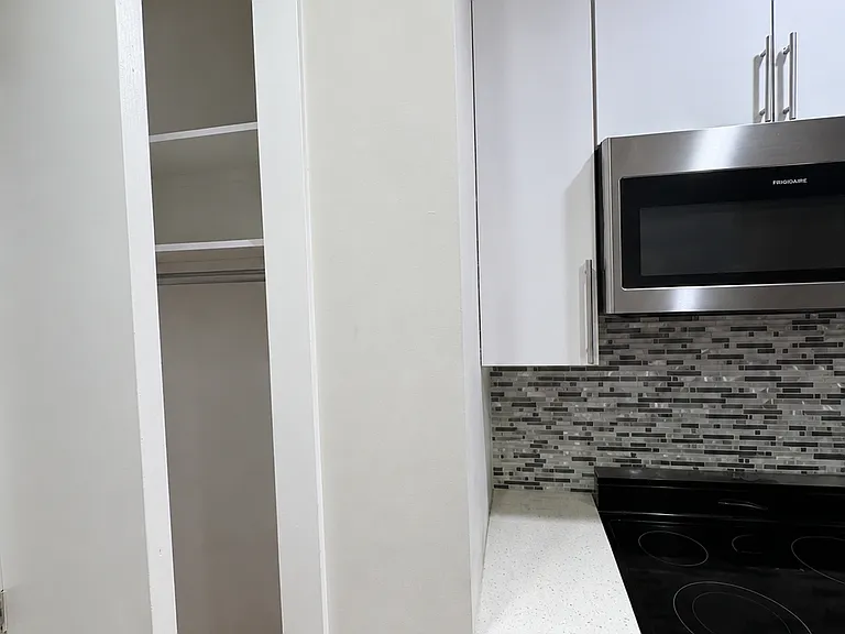82-06 Roosevelt Ave #3R — Photo 12