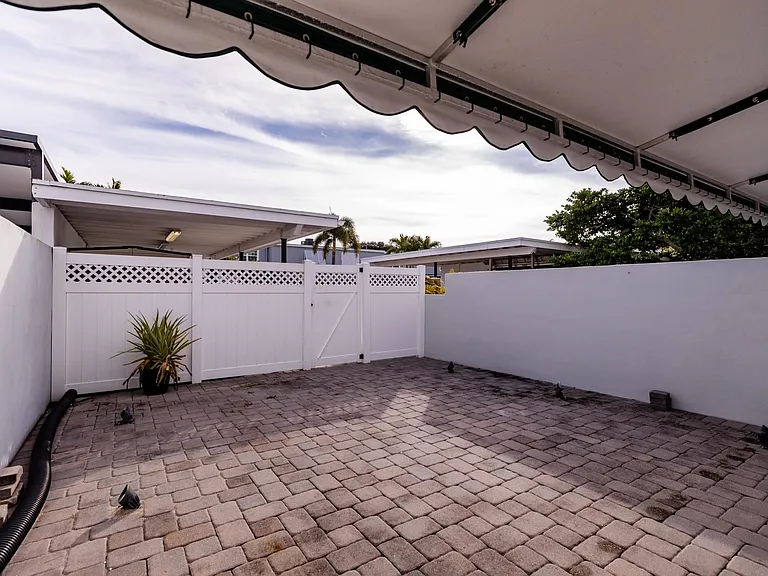2722 Cardinal Dr — Photo 32