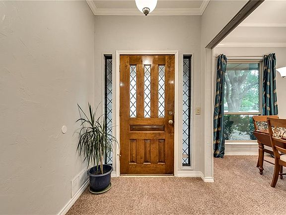 4th image of 2309 Coleshire Dr