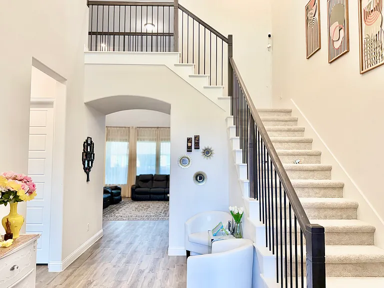 2807 Tower Rd — Photo 2