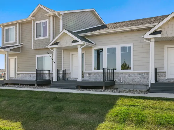 9123 Maisy Ln, West Des Moines, IA 50266