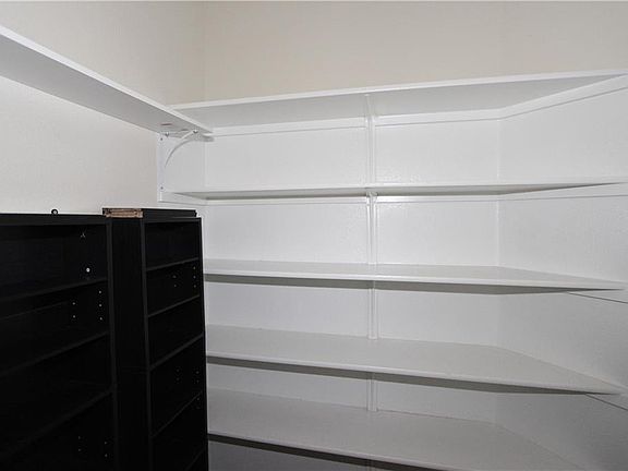 5th image of 105 Pine Island Ln