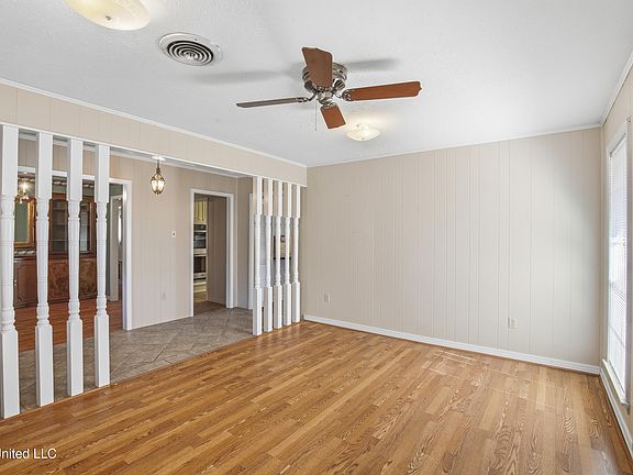 5th image of 3517 Longstreet Dr