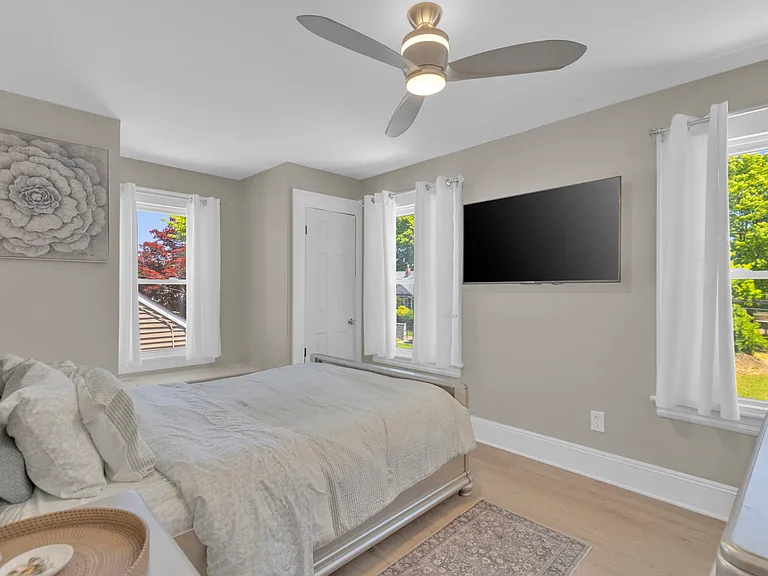 44 Hazelwood Ave — Photo 21