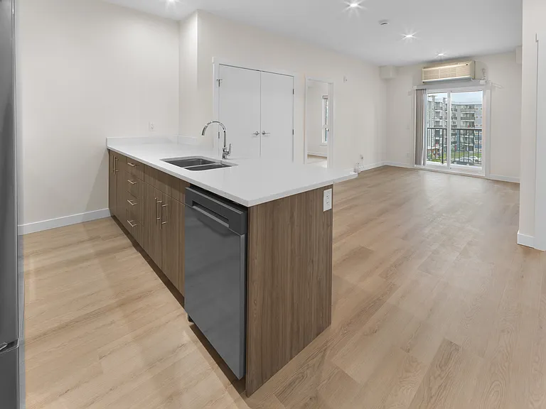 300 Rankin Dr — Photo 32