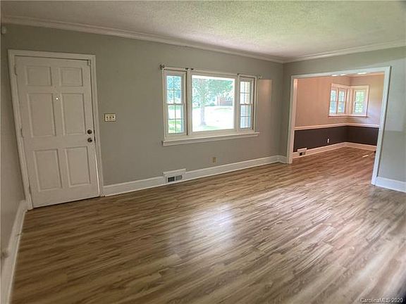 4th image of 701 Allister Dr