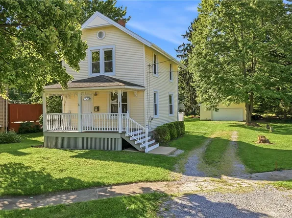 103 Lisbon St, Canfield, OH 44406