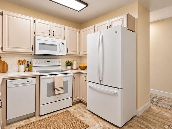 3rd image of 620 S Alton Way #7A