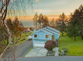 247 Seafoam Rd, Whitethorn, CA 95589