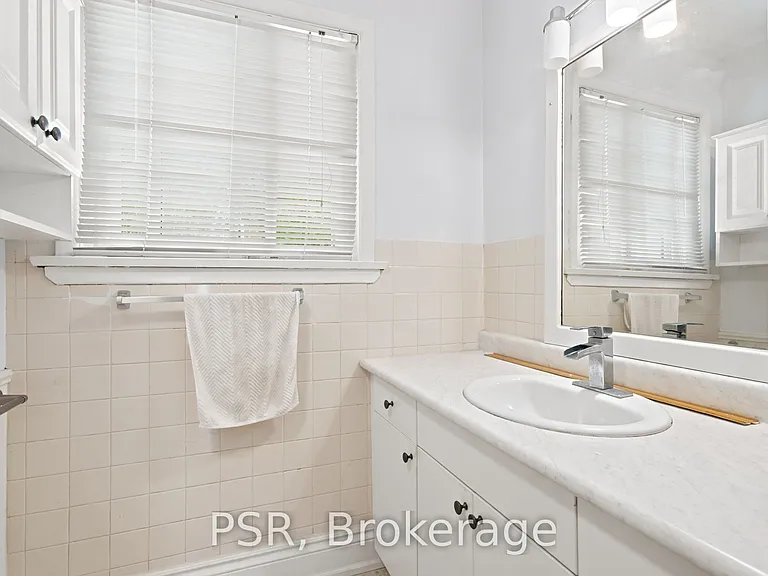 531 Rodd Ave #UPPER — Photo 24