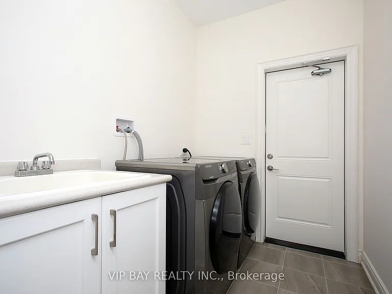 8 Tremoy Rd — Photo 18