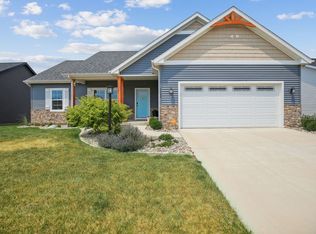 1702 E Horizon Ln, Urbana, IL 61802