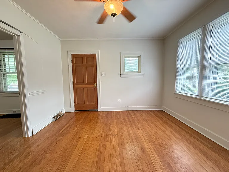 3201 Roland Ave #3201 — Photo 5