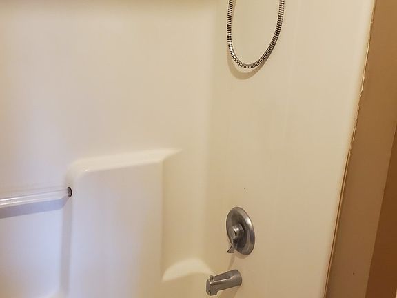4th image of 721 Elm Ln APT 301
