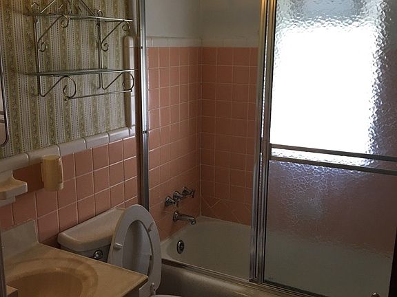 4th image of 2835 Gainsboro Ct