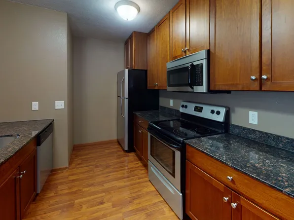House- NW, 2803 15th Ave NW #D, Minot, ND 58703