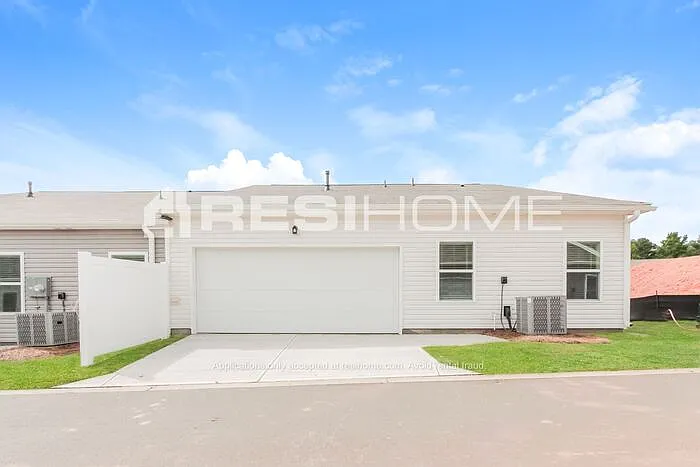 Building Photo - 8840 Brakeman Dr