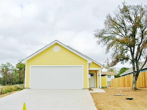 3rd image of 126 Oak Dr