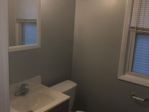 4th image of 2752 Shelby St