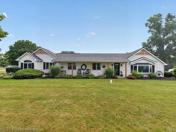 13525 Dennison Rd, Milan, MI 48160