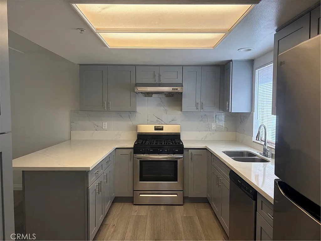 3 bed, 2.5 bath, 1350 sqft, $3,200 — Photo 4