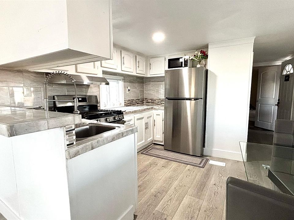 2nd image of 255 E Bolivar St Space 204