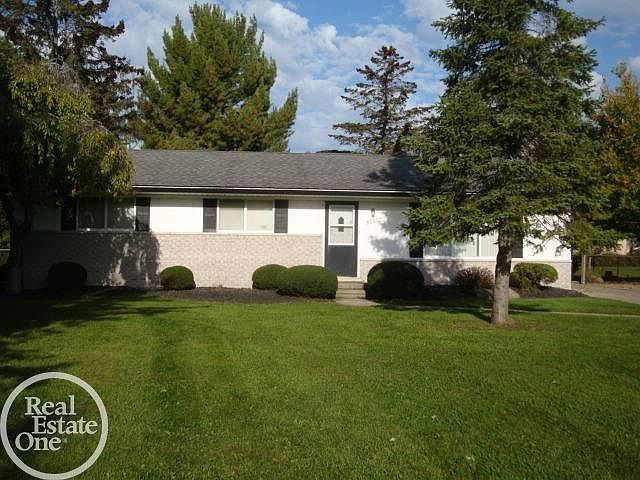 1st image of 48067 Pheasant Dr
