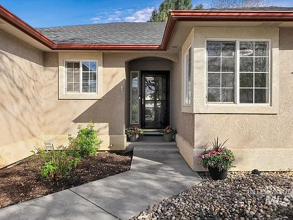 2nd image of 2611 E Clarene Ct