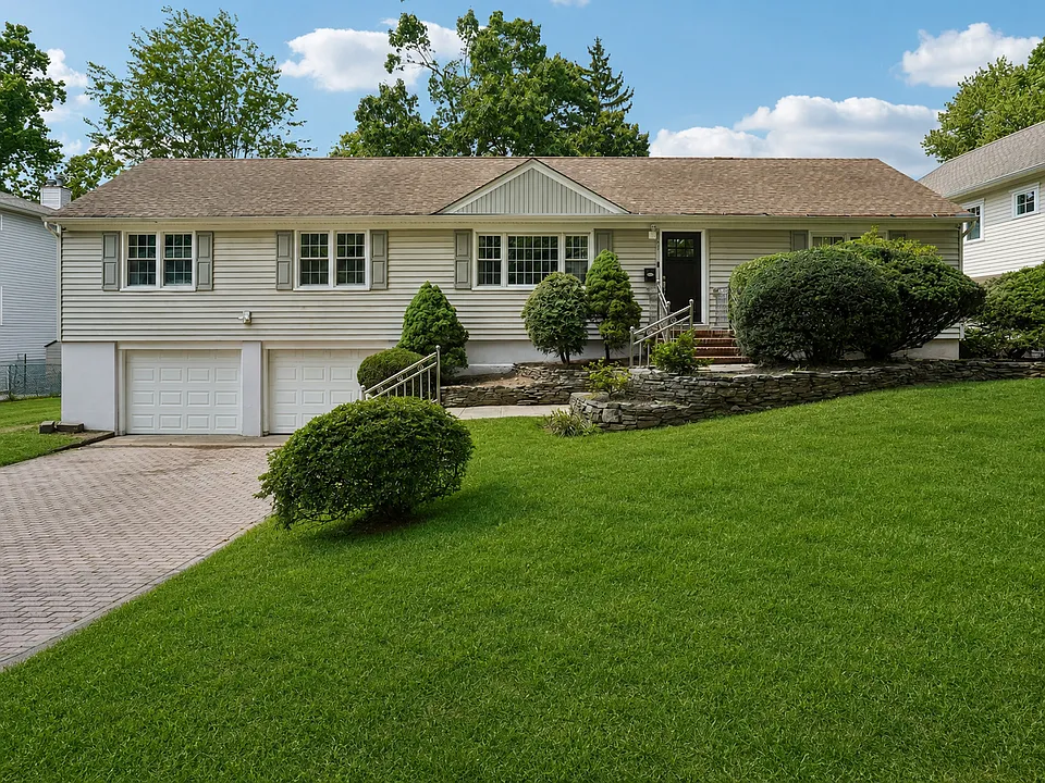287 Buttonwood Dr