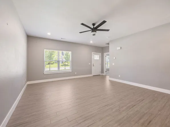 334 W Kinniburgh Dr, Farmington, AR 72730