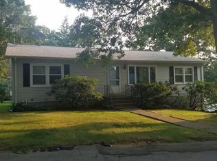 93 Briarwood Ave, Tiverton, RI 02878