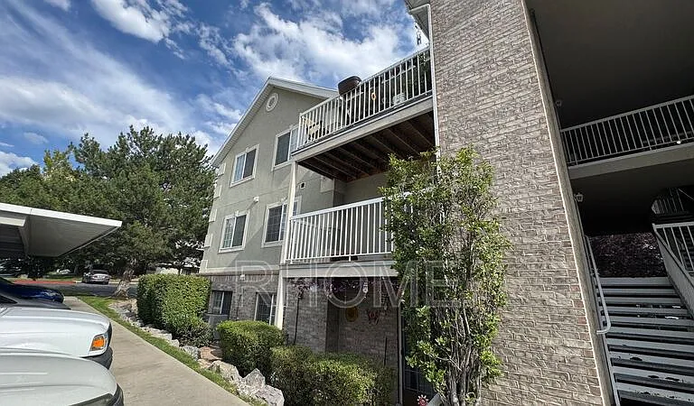 1321 W 1520 N — Photo 2