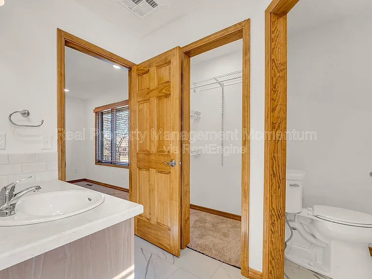 1868 S White Oak Ave — Photo 20