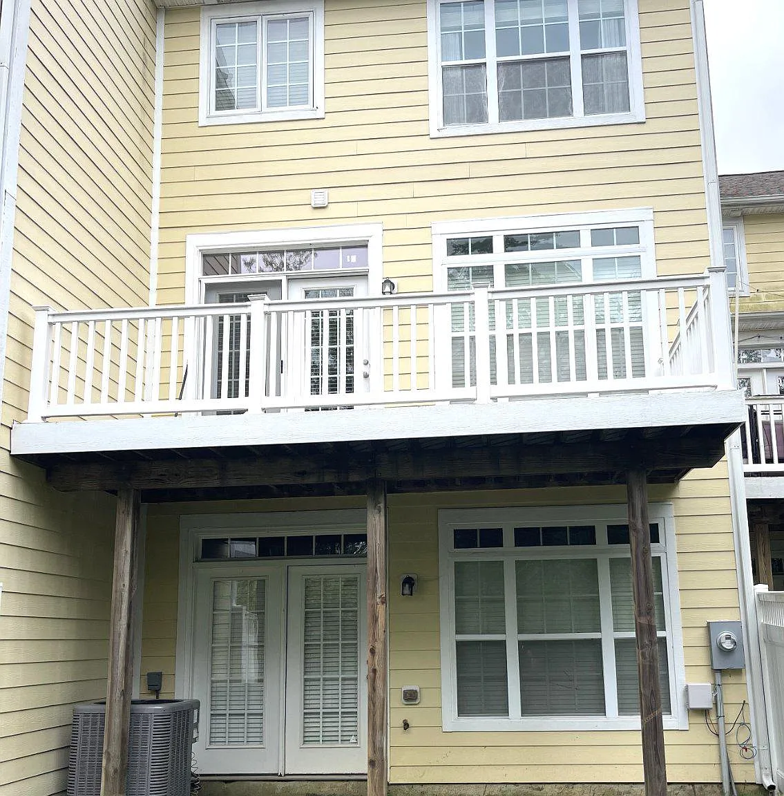 3 bed, 3.0 bath, 2344 sqft, $2,100 — Photo 2