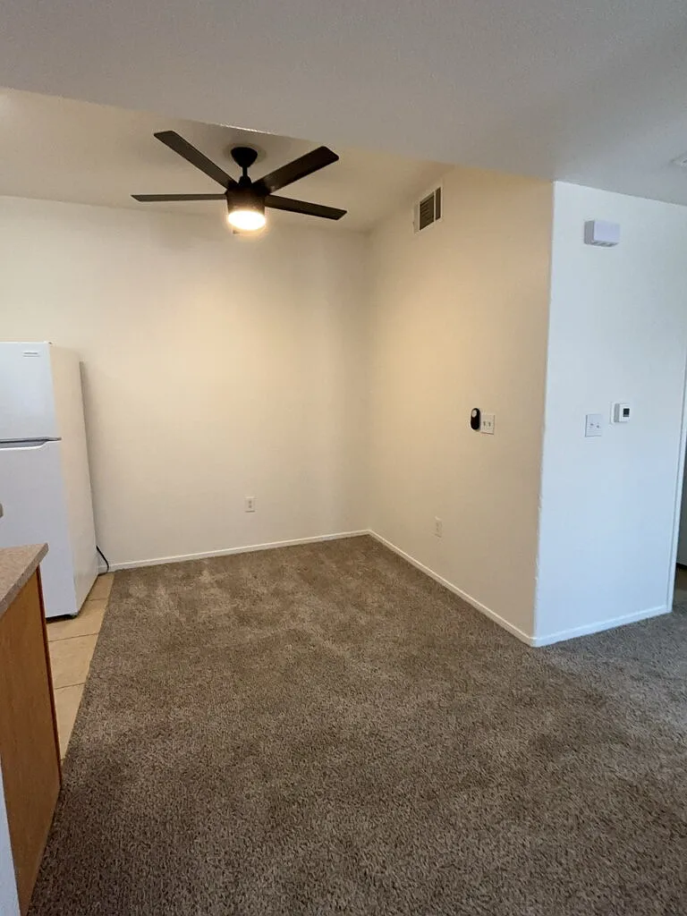 2 bed, 2.0 bath, 888 sqft, $1,095 — Photo 3